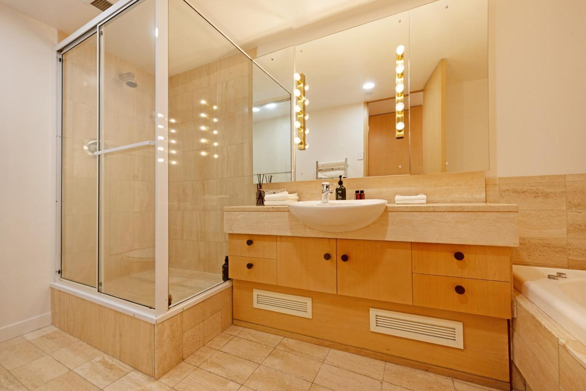 Bay Suites - 328 Oriental Parade Ουέλλινγκτον Εξωτερικό φωτογραφία